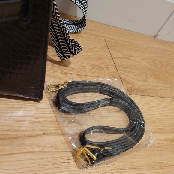 Black handbag - Picture 2 of 8